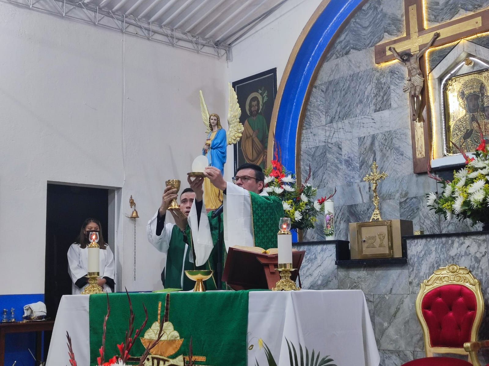 Bendición e inauguración de salones parroquiales