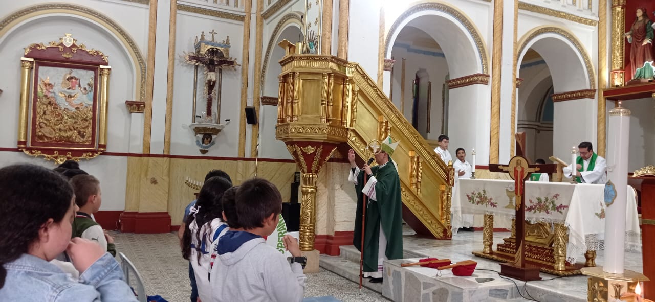 VISITA MONSEÑOR