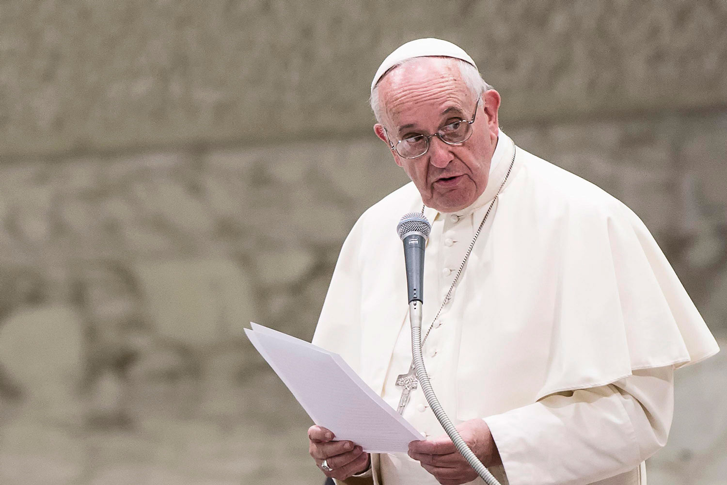 https://arquimedia.s3.amazonaws.com/1/nicolas/606292-papa-francisco-simplifica-nulidades-matrimonialesjpg.jpg