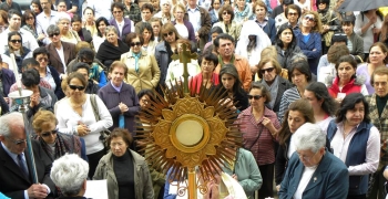 https://arquimedia.s3.amazonaws.com/27/imagenes-parroquia/corpus-2013jpg.jpg
